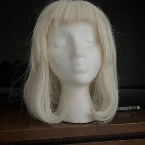 Elegant Light Blonde Wig for Women